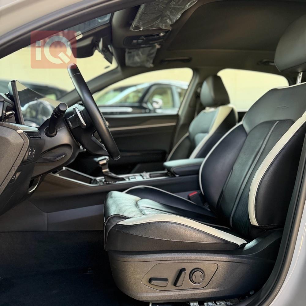 https://cdn.iqcars.io5b5e4d28-633a-4b8e-8f55-af7bd6f31d49_2.jpg
